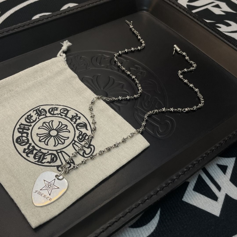 Ch*0me He**ts necklaces